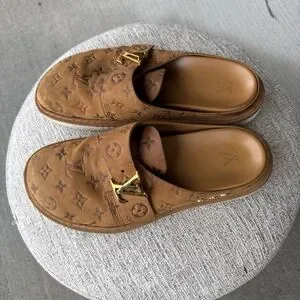 Louis Vuitton Brown Monogram Slides with Gold Accent Louis Vuitton | Shoes | Louis Vuitton Brown Monogram Slides  main image 3